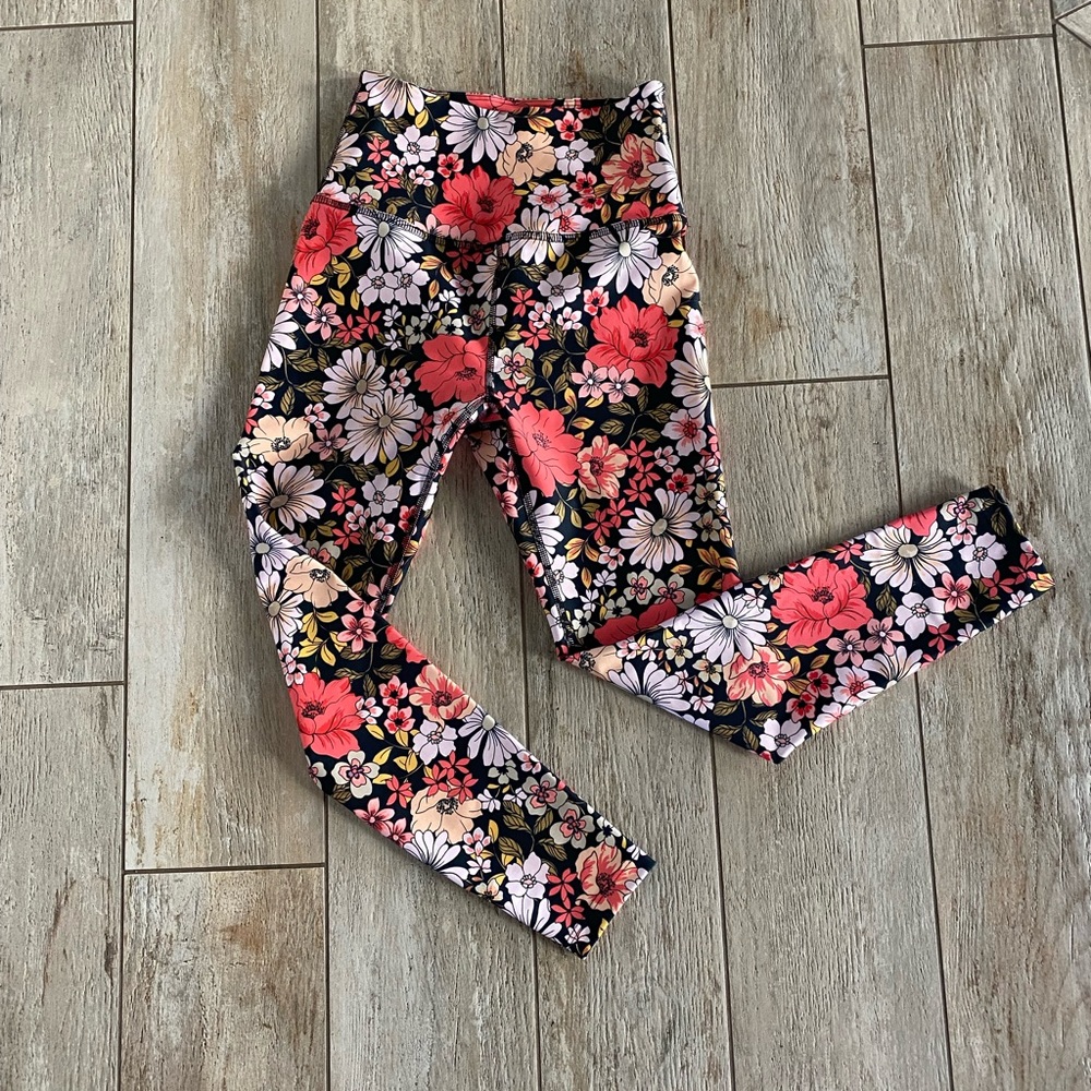 Beyond Yoga Scarlet Gardenias High Waisted Midi leggings